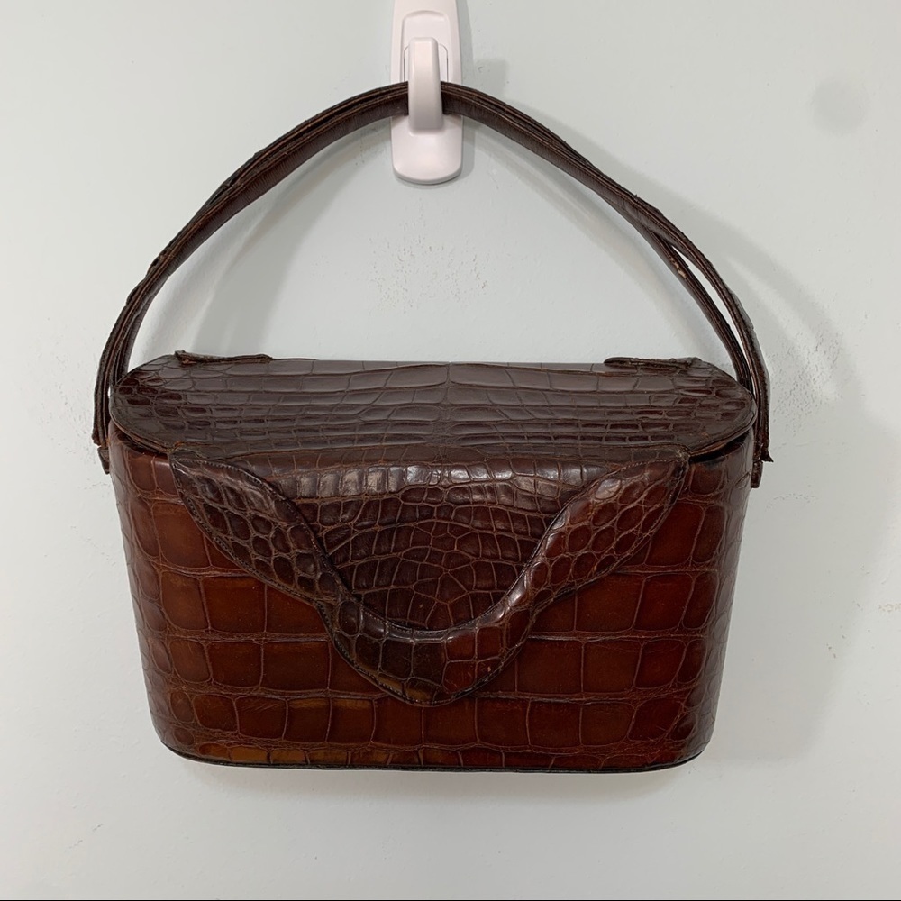 Nettie Rosenstein | Crocodile Vintage Structured Box Style Double Top Handle Bag - Picture 3 of 17